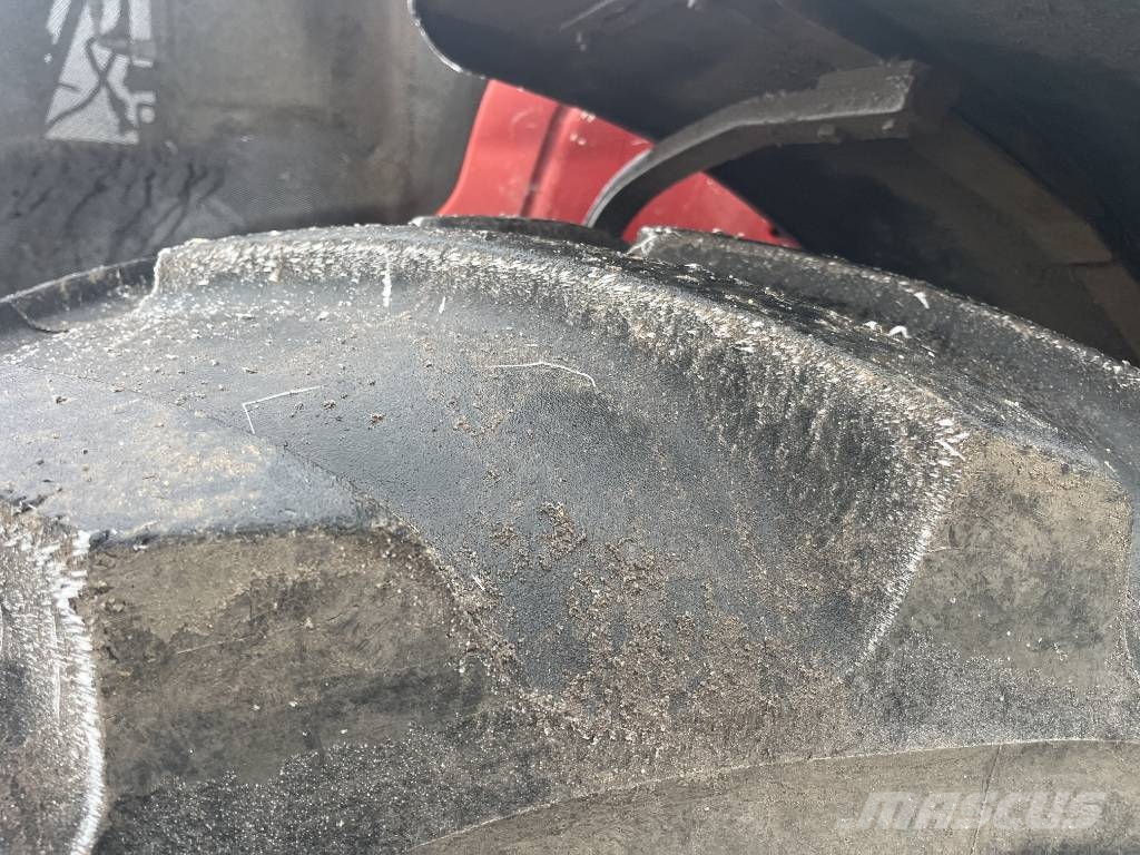 Valtra S 322 الجرارات