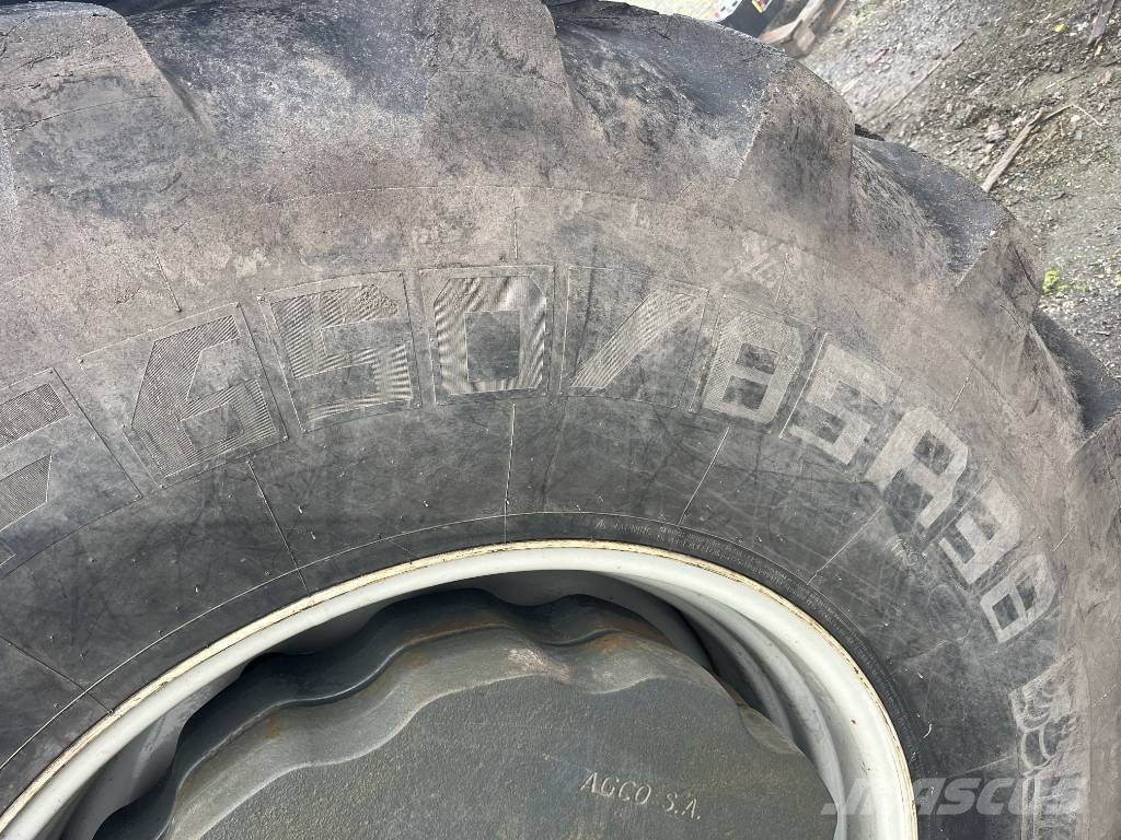 Valtra S 322 الجرارات
