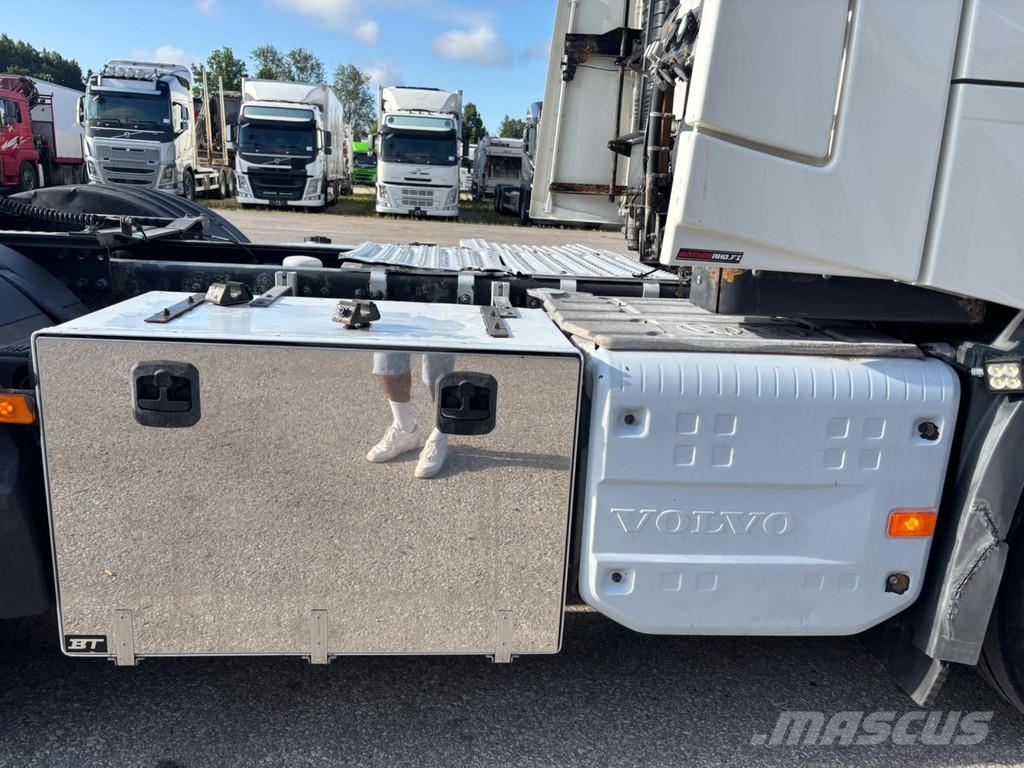 Volvo FH16 650 6x4 EURO6 + FULL AIR + 9T FRONT AXLE وحدات الجر