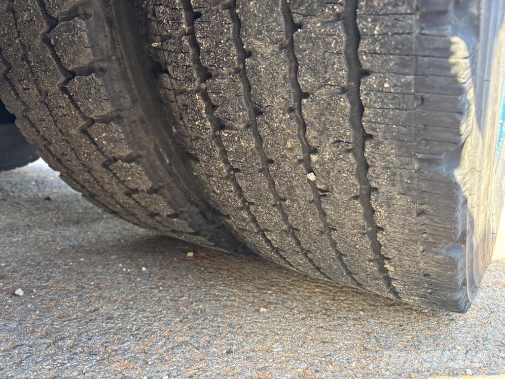 Volvo FH16 650 6x4 EURO6 + FULL AIR + 9T FRONT AXLE وحدات الجر