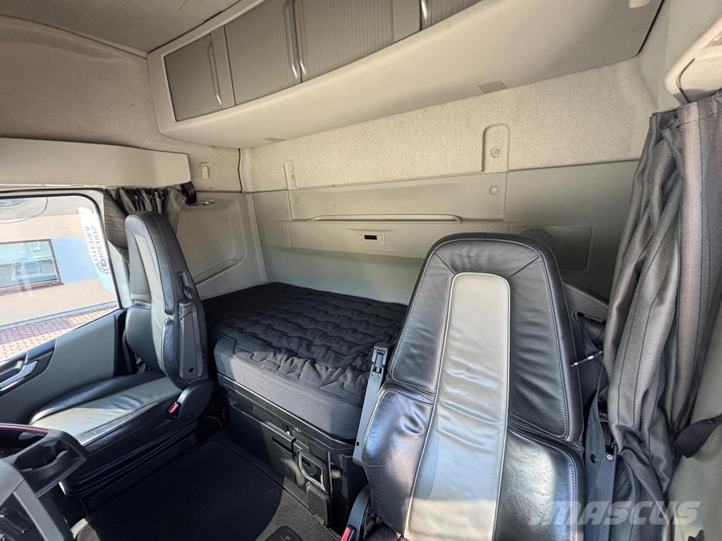Volvo FH16 650 6x4 EURO6 + FULL AIR + 9T FRONT AXLE وحدات الجر