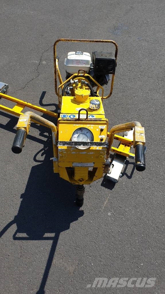 Geismar Hydraulic Coachscrewing machine Geismar TPH 155 Будтехніка - Інші
