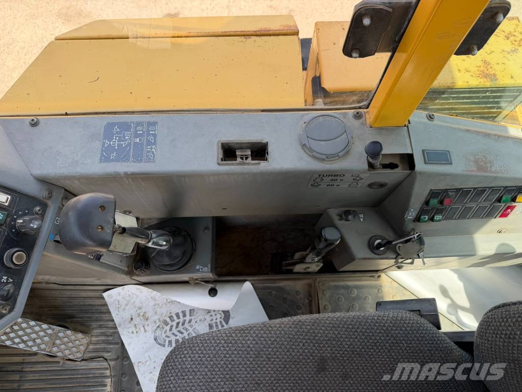 Volvo EL 70 C 反鏟裝載機