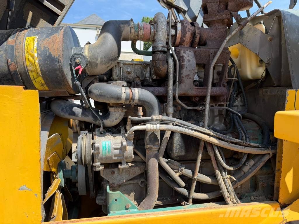 Volvo EL 70 C 反鏟裝載機