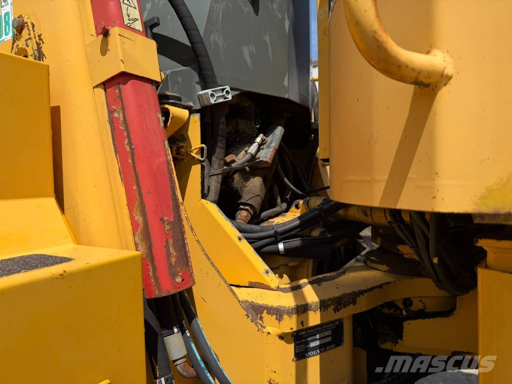 Volvo EL 70 C 反鏟裝載機