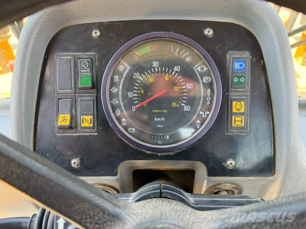 Volvo EL 70 C 反鏟裝載機