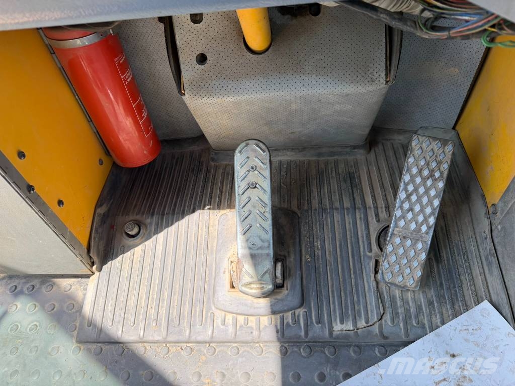 Volvo EL 70 C 反鏟裝載機
