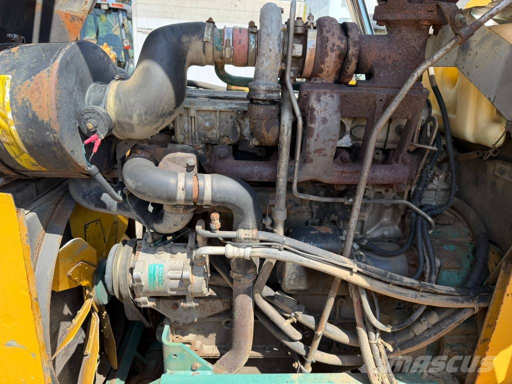 Volvo EL 70 C 反鏟裝載機
