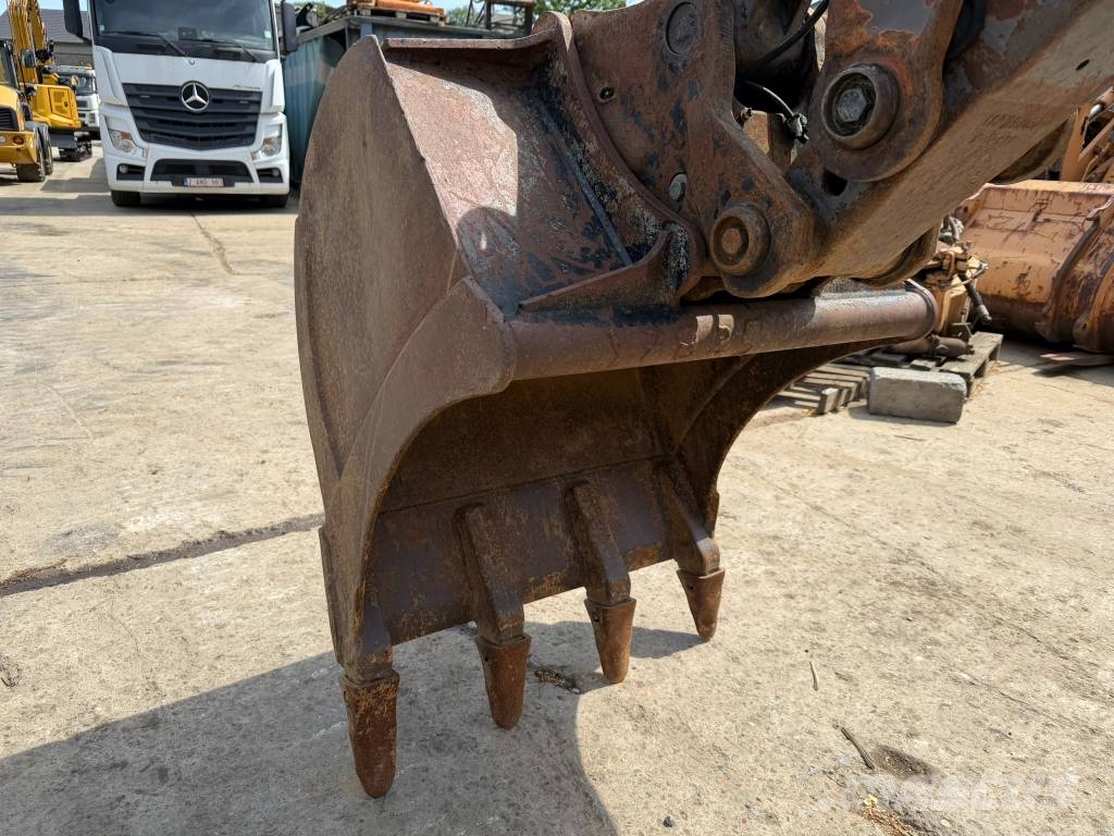 Volvo EL 70 C 反鏟裝載機