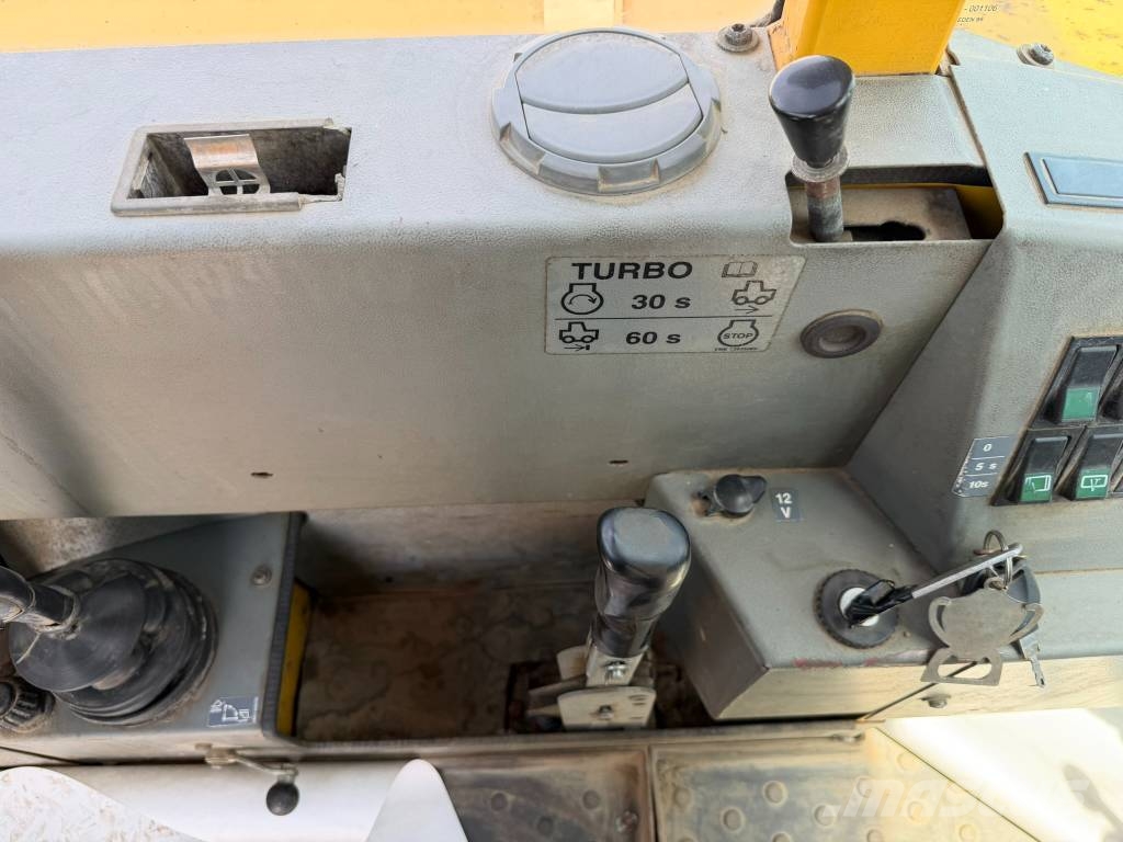 Volvo EL 70 C 反鏟裝載機