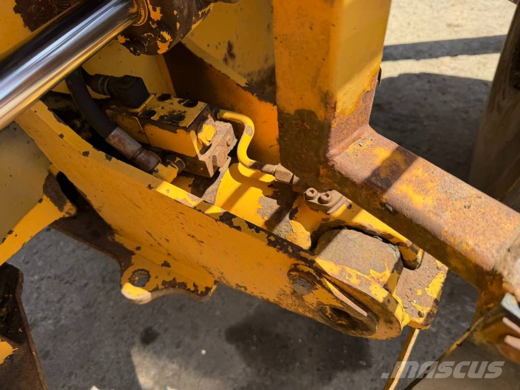 Volvo EL 70 C 反鏟裝載機