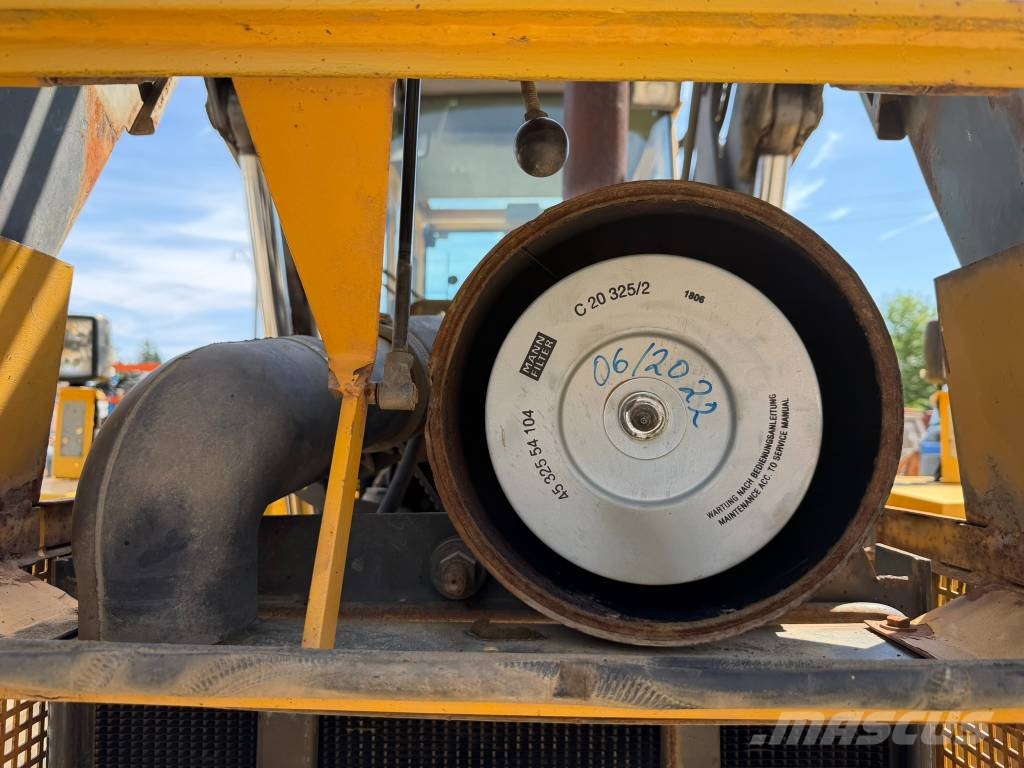 Volvo EL 70 C 反鏟裝載機