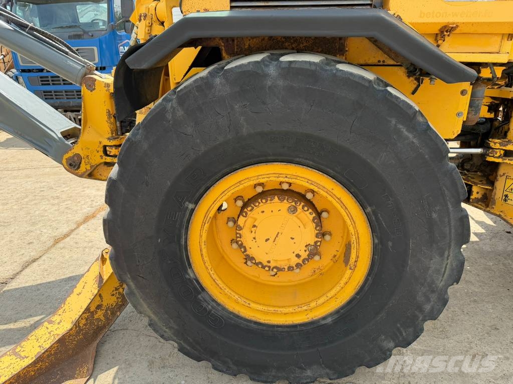 Volvo EL 70 C 反鏟裝載機