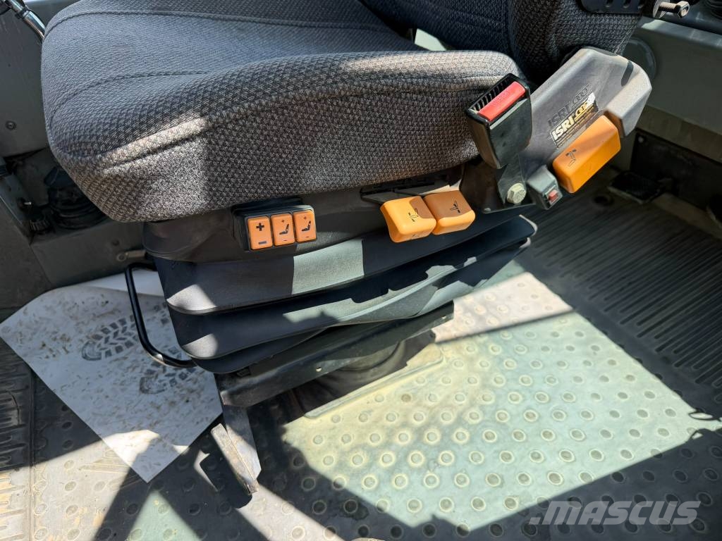 Volvo EL 70 C 反鏟裝載機