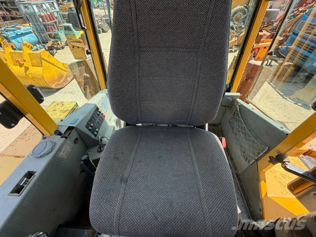 Volvo EL 70 C 反鏟裝載機