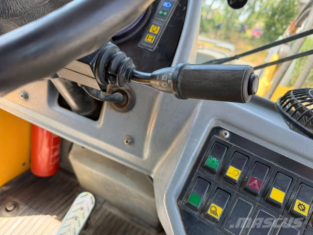 Volvo EL 70 C 反鏟裝載機