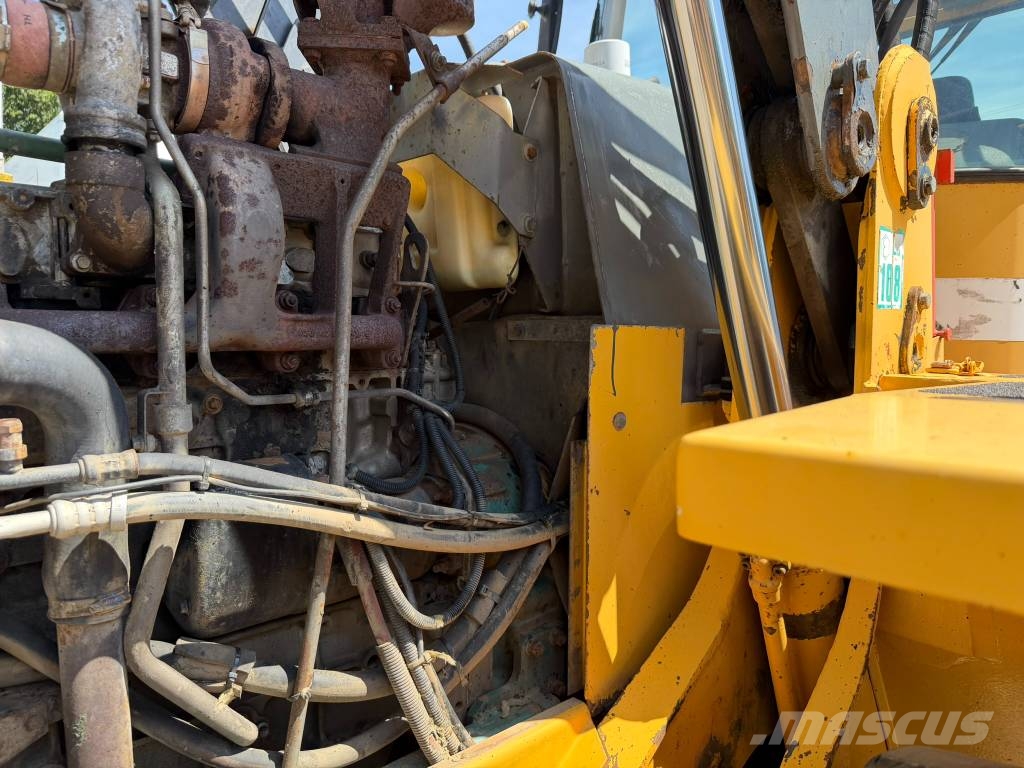 Volvo EL 70 C 反鏟裝載機