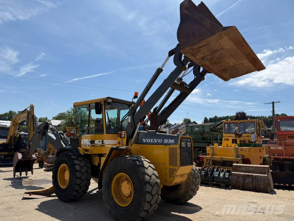 Volvo EL 70 C 反鏟裝載機