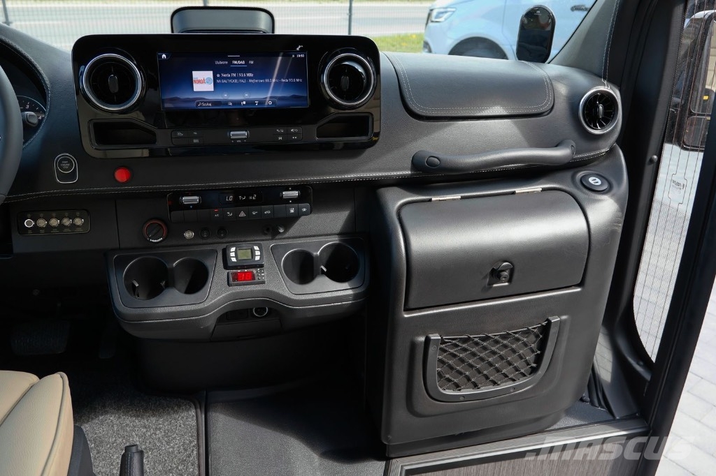Mercedes-Benz Mercedes-Benz Sprinter 519CDI - Luxury minibus Autobuses tipo pullman