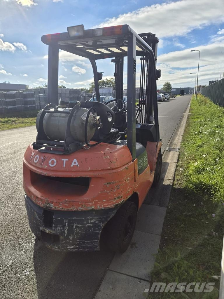 Toyota 7FGF 42-7FGF25 Gāzes autoiekrāvēji (LPG)