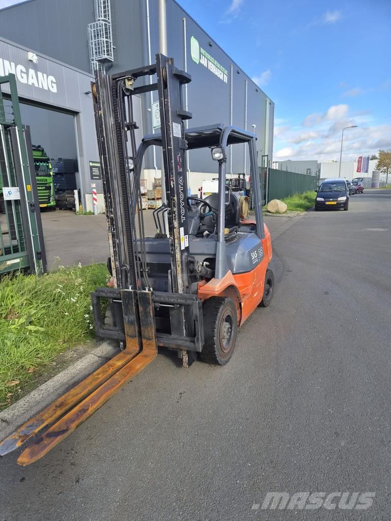 Toyota 7FGF 42-7FGF25 Gāzes autoiekrāvēji (LPG)