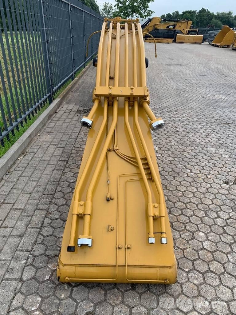 CAT 320 | 323 standard boom and stick Траншейні екскаватори