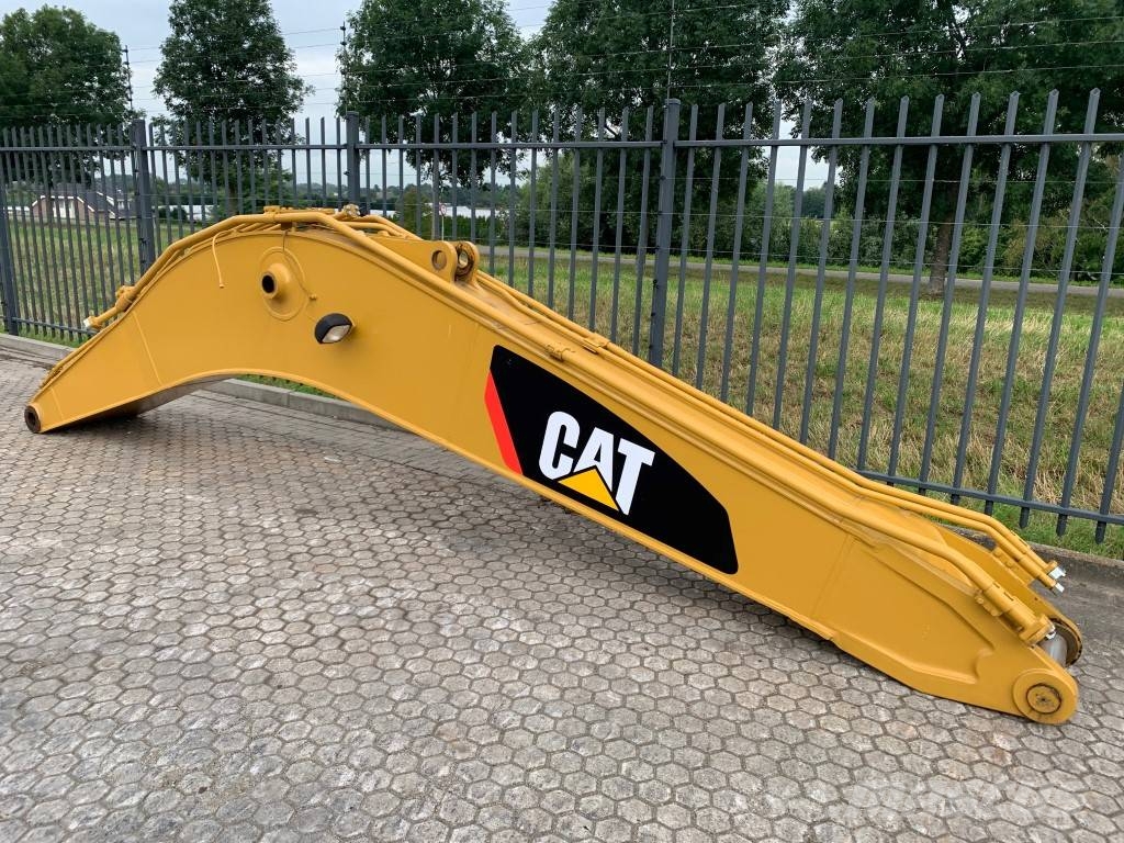 CAT 320 | 323 standard boom and stick Траншейні екскаватори