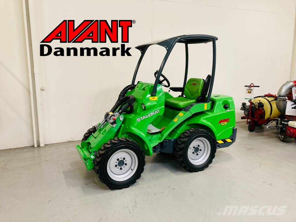 Avant 528 Mini loaders