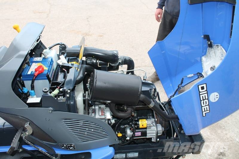 Iseki SXG 326 Tractorașe de tuns iarba