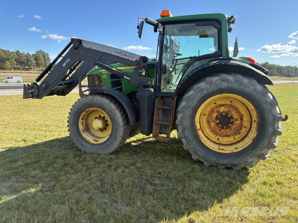 John Deere 7530 Premium AP Traktory