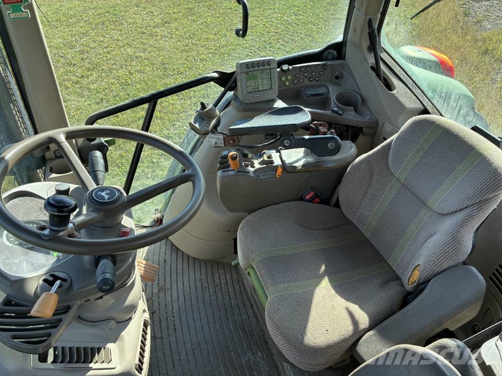 John Deere 7530 Premium AP Traktory