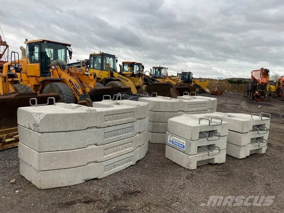 Liebherr 32 TT Self erecting cranes