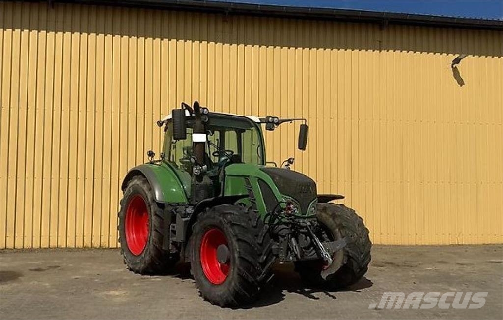 Fendt 724 Vario SCR Profi Plus Трактори