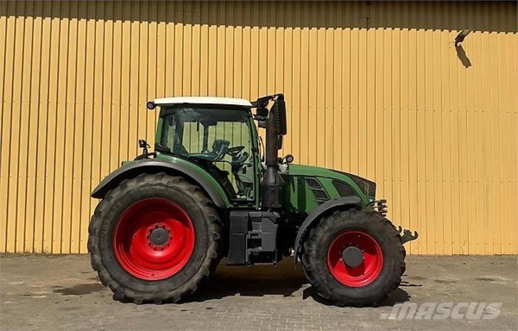 Fendt 724 Vario SCR Profi Plus Трактори