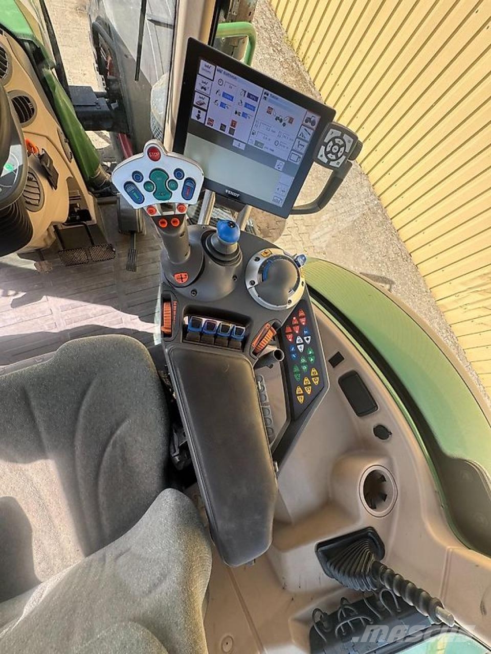Fendt 724 Vario SCR Profi Plus Трактори