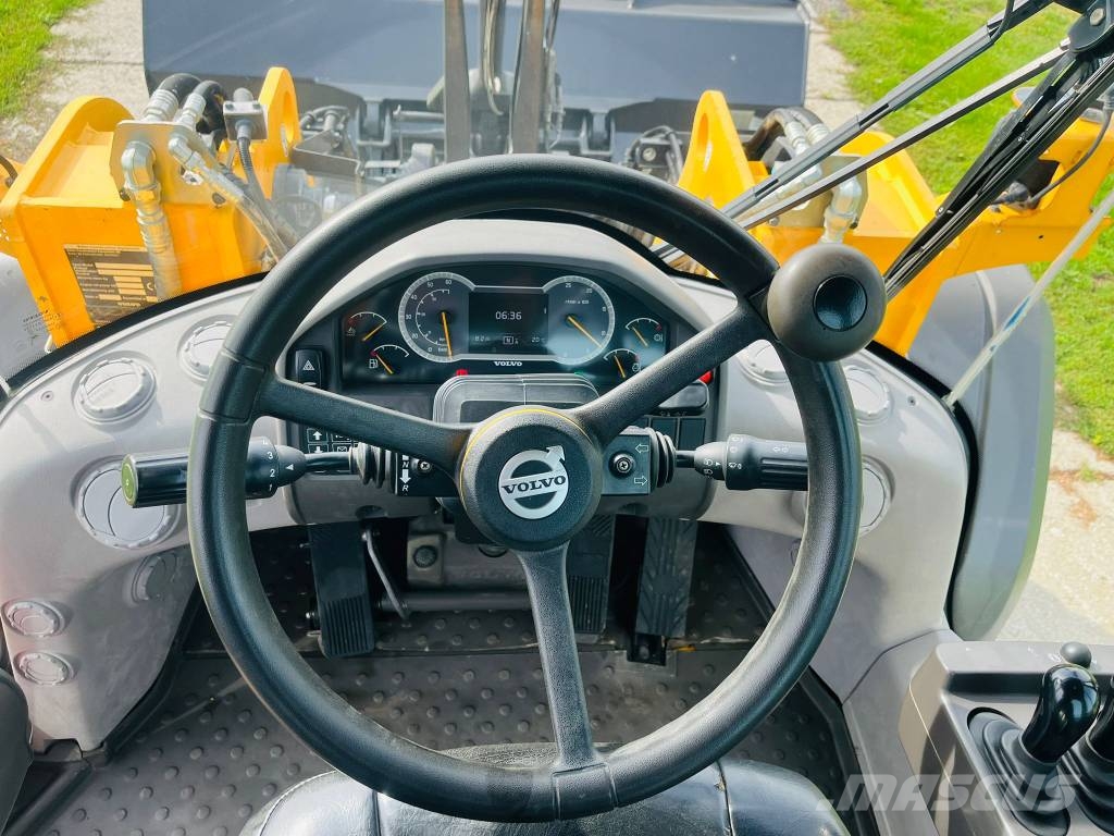 Volvo L 120 H Incarcator pe pneuri