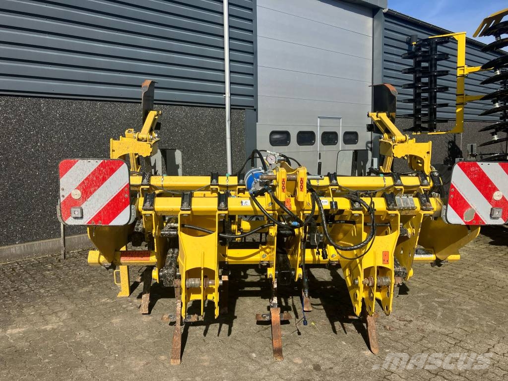 Bednar TERRALAND TN 3000 HMR 7 Keski pullukları