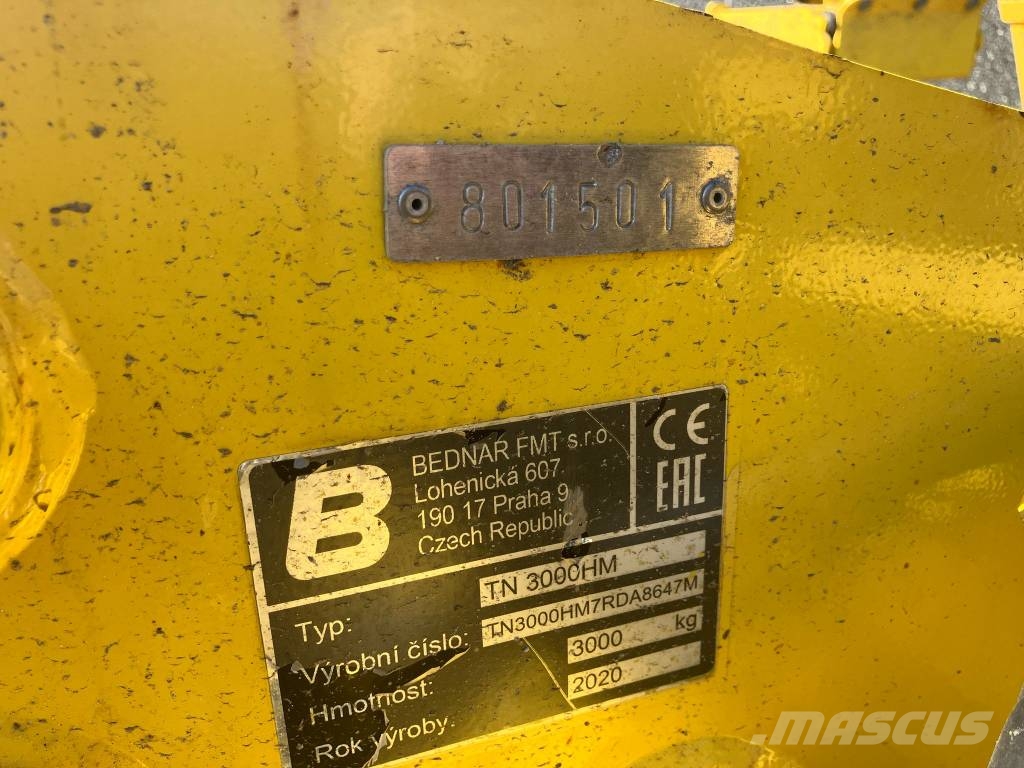 Bednar TERRALAND TN 3000 HMR 7 Keski pullukları
