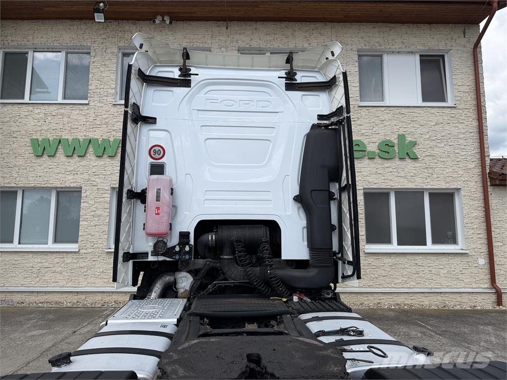 Ford F séria VIN 254 Vetopöytäautot