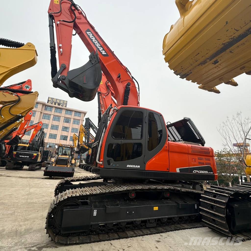 Doosan DX225LC-9C Excavatoare pe șenile