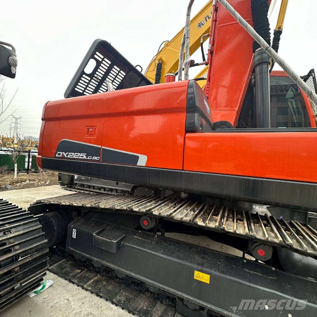 Doosan DX225LC-9C Excavatoare pe șenile