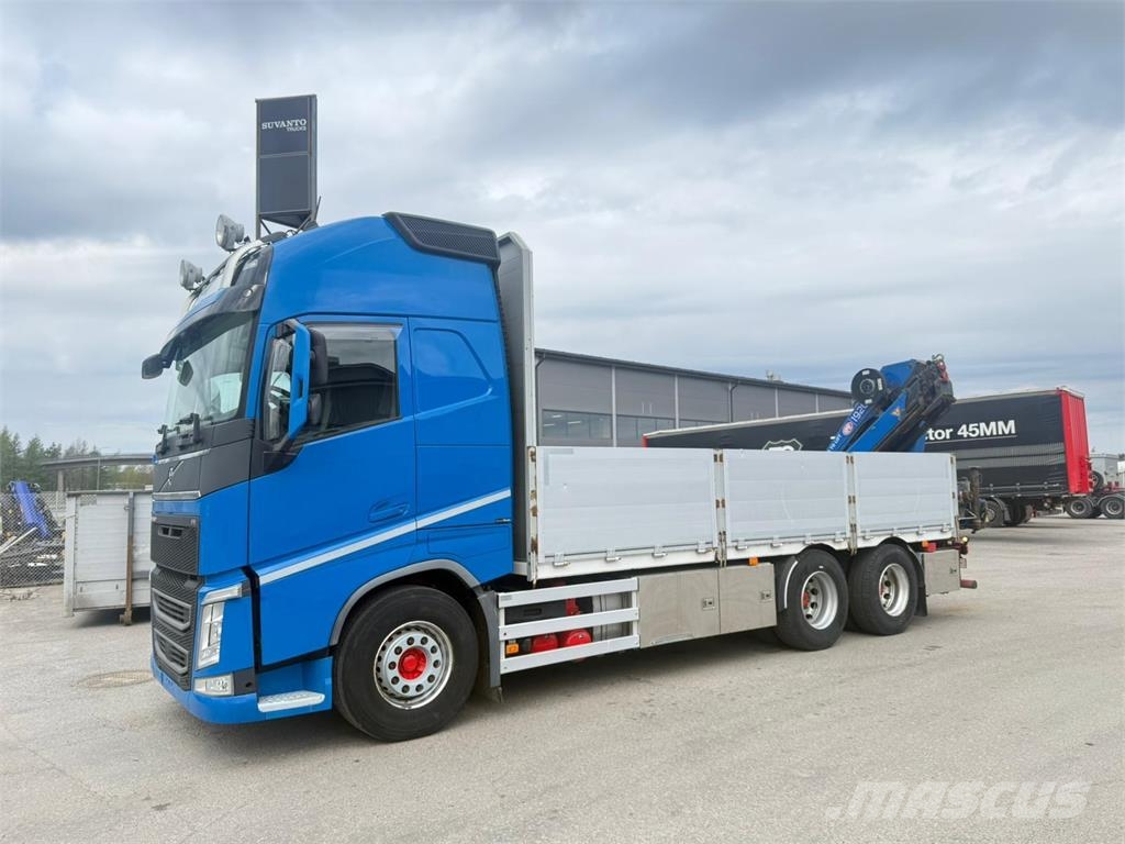 Volvo FH540 6x4 Vlakke laadvloer met kraan