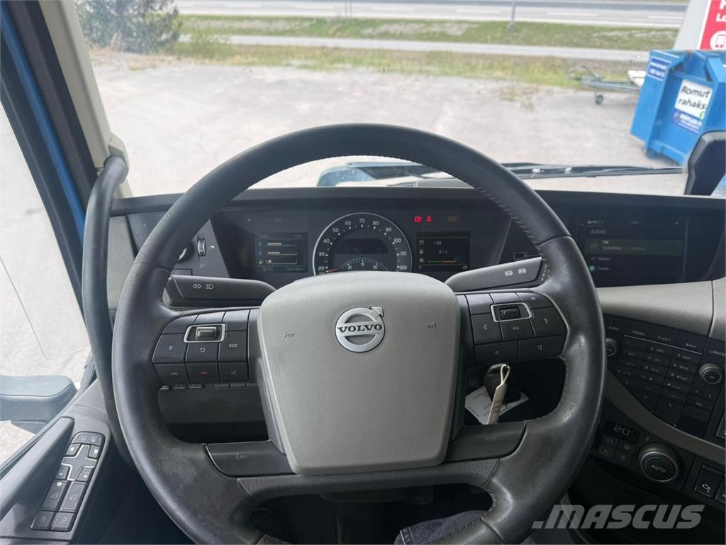 Volvo FH540 6x4 Vlakke laadvloer met kraan
