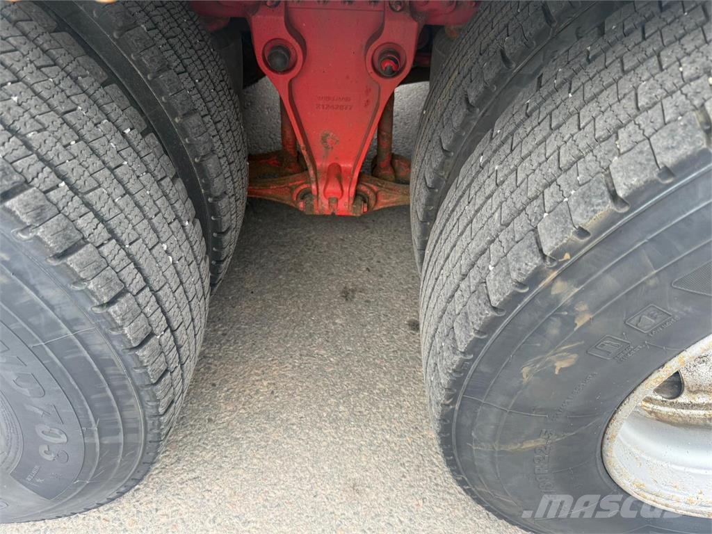 Volvo FH540 6x4 Vlakke laadvloer met kraan