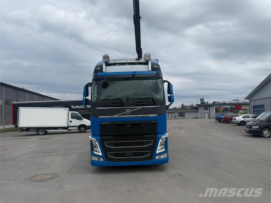 Volvo FH540 6x4 Vlakke laadvloer met kraan