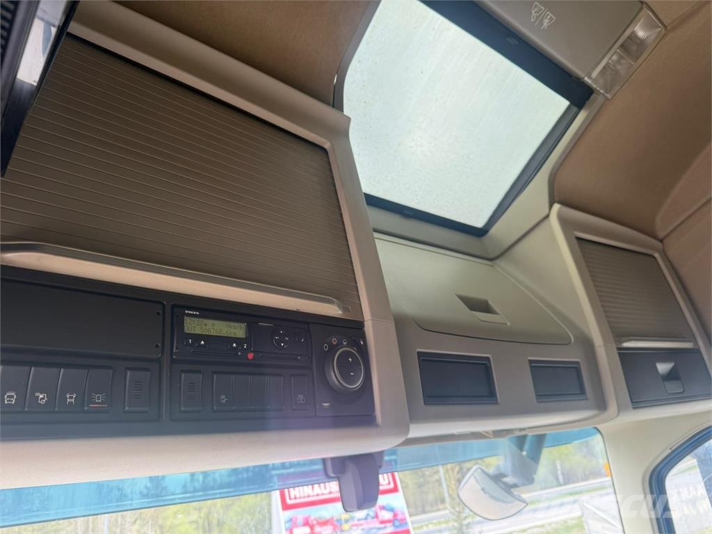 Volvo FH540 6x4 Vlakke laadvloer met kraan