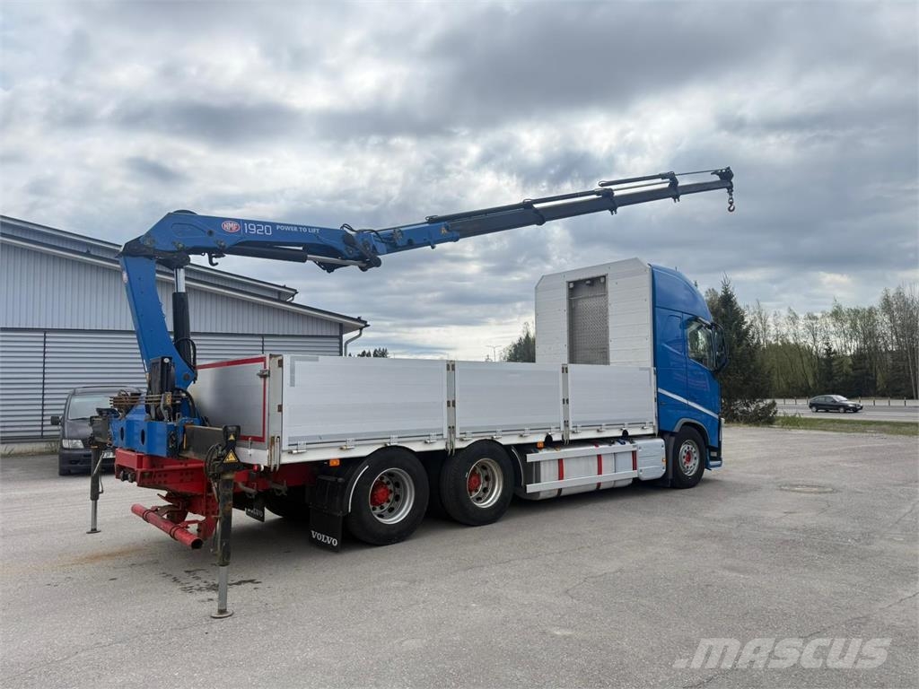 Volvo FH540 6x4 Vlakke laadvloer met kraan