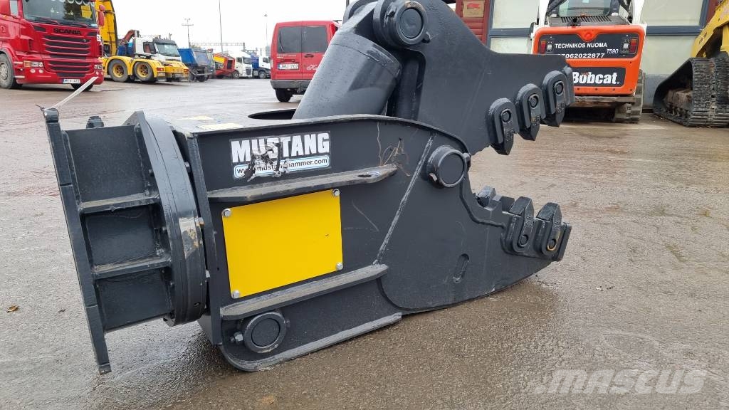 Mustang RH10 X New Crushers