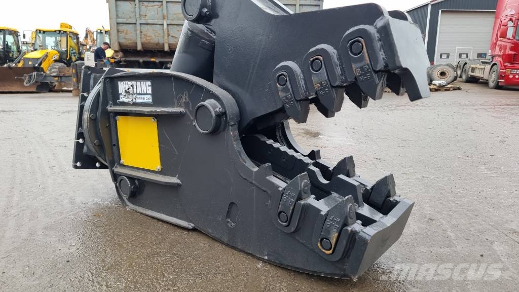 Mustang RH10 X New Crushers
