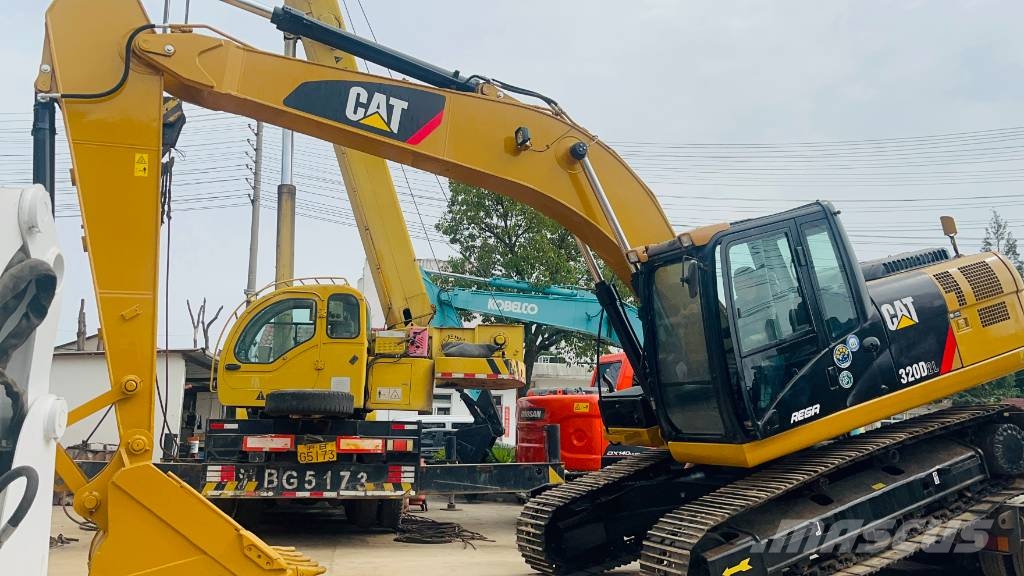 CAT 320 D L 대형 굴삭기 29톤 이상